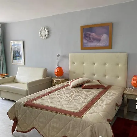 Schoenes - Ruhig - Aussenpool Apartment