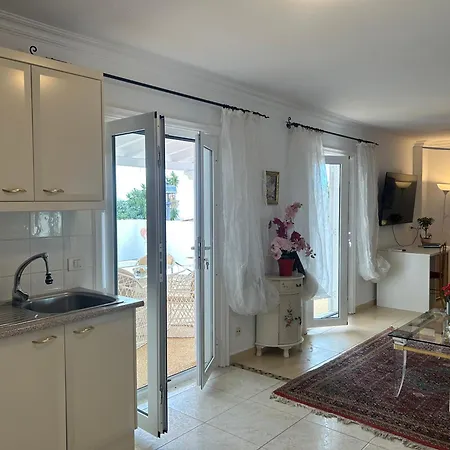 Schoenes - Ruhig - Aussenpool *