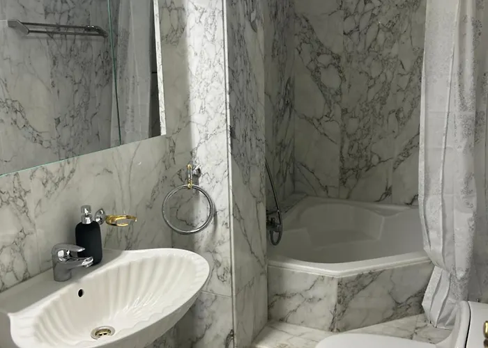 Schoenes - Ruhig - Aussenpool *