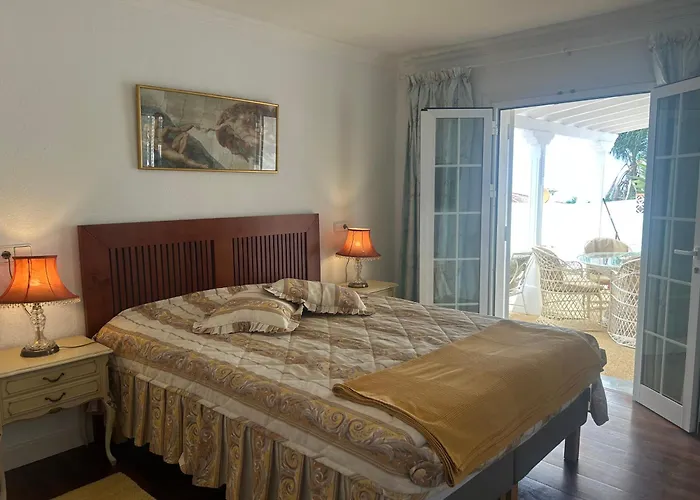 Schoenes - Ruhig - Aussenpool